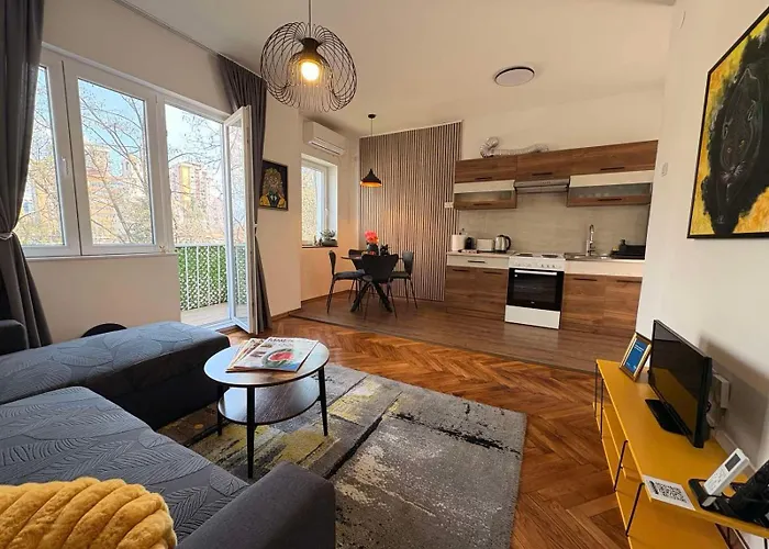 Lovely Apartment Near City Centre